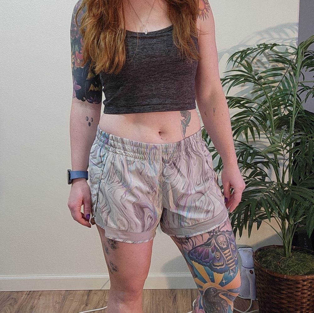 Athleta Marble Mesh Racer Run Shorts